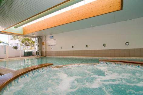 Le Robinson Hotel Saint-Jean-de-Monts Bagian luar foto