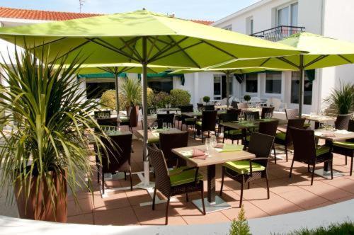 Le Robinson Hotel Saint-Jean-de-Monts Bagian luar foto