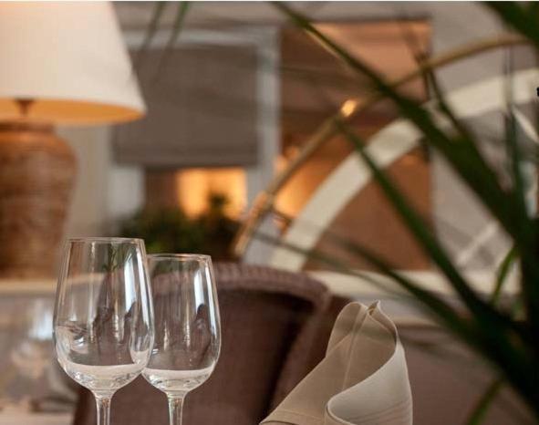 Le Robinson Hotel Saint-Jean-de-Monts Bagian luar foto